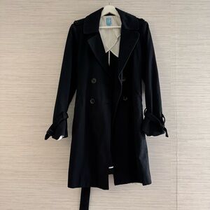 Barneys New York. Classic black trench with belt.